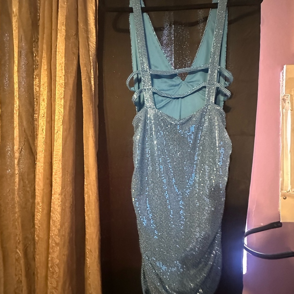 Urban Outfitters Sexy low cut open back Blue Sequin Dress - Picture 11 of 11